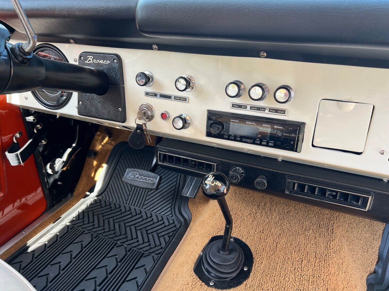 Ford-Bronco-1976-Orange-White-837-25