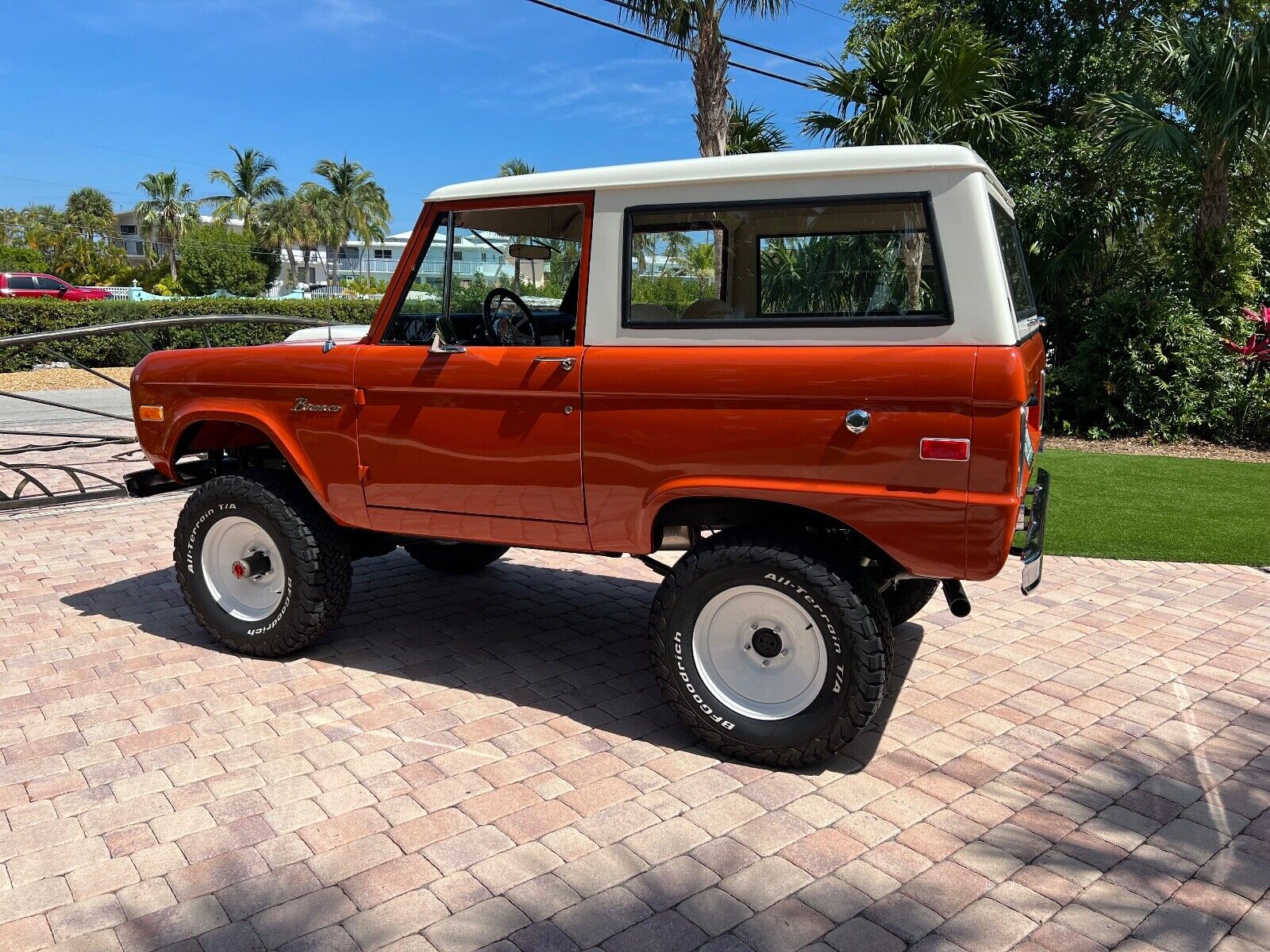 Ford-Bronco-1976-Orange-White-837-7