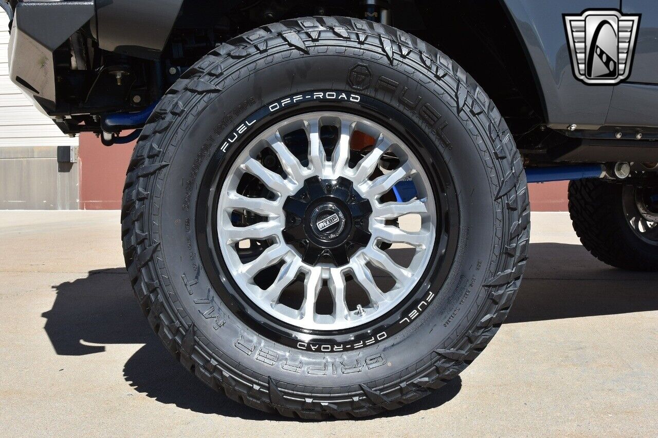 Ford-Bronco-1977-Gray-Black-731-10