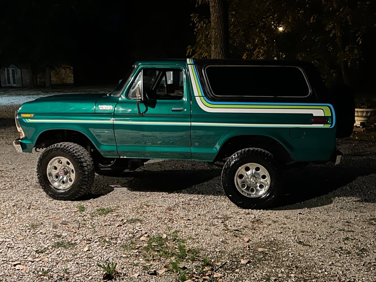 Ford-Bronco-1978-127138-3