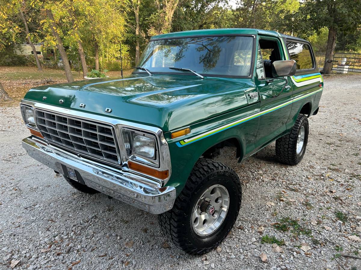 Ford-Bronco-1978-127138-4