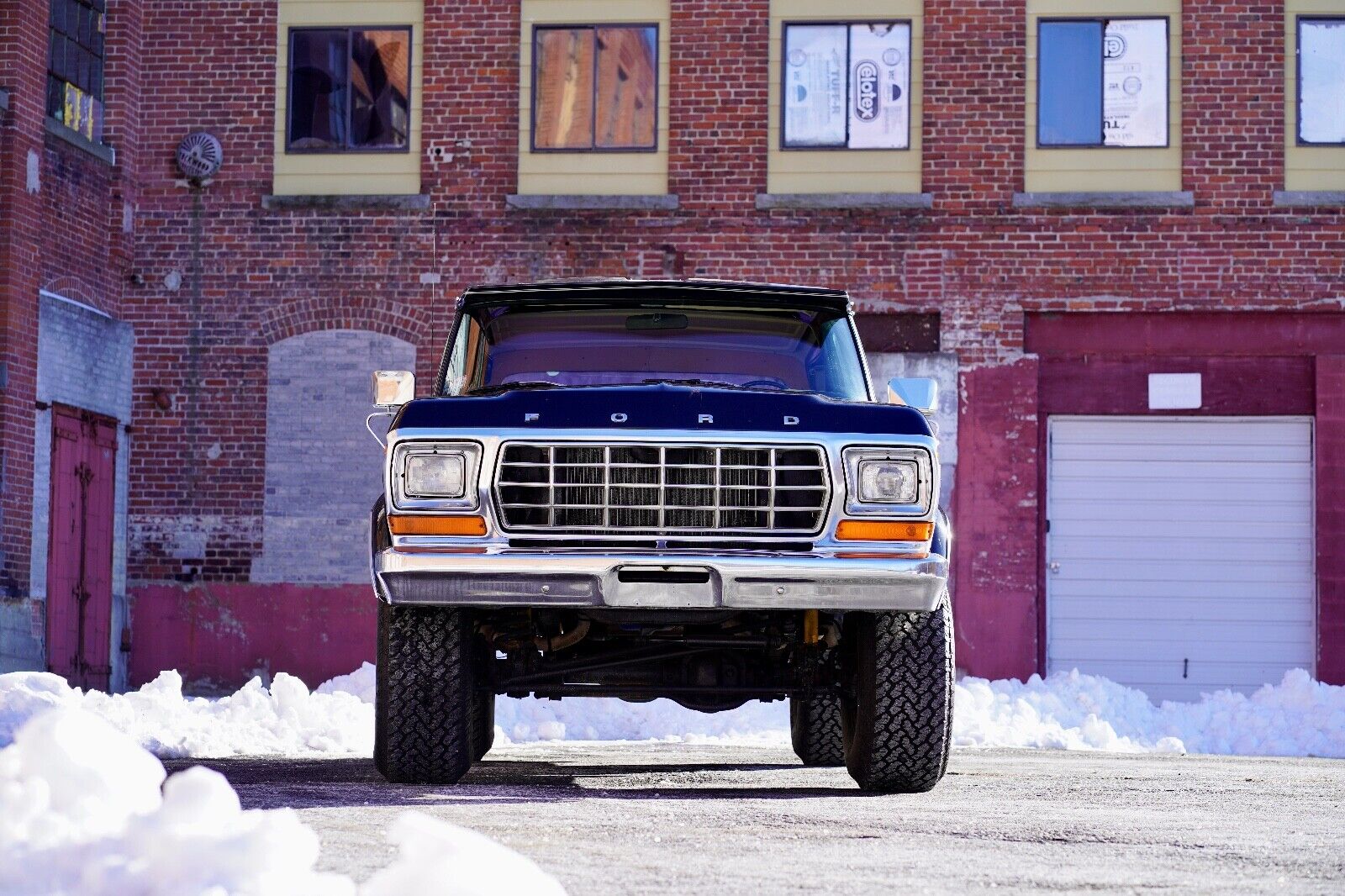 Ford-Bronco-1979-Black-Black-144841-14