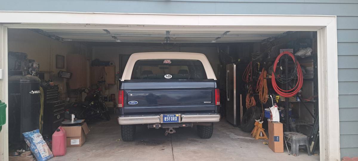 Ford-Bronco-1985-blue-222089-3