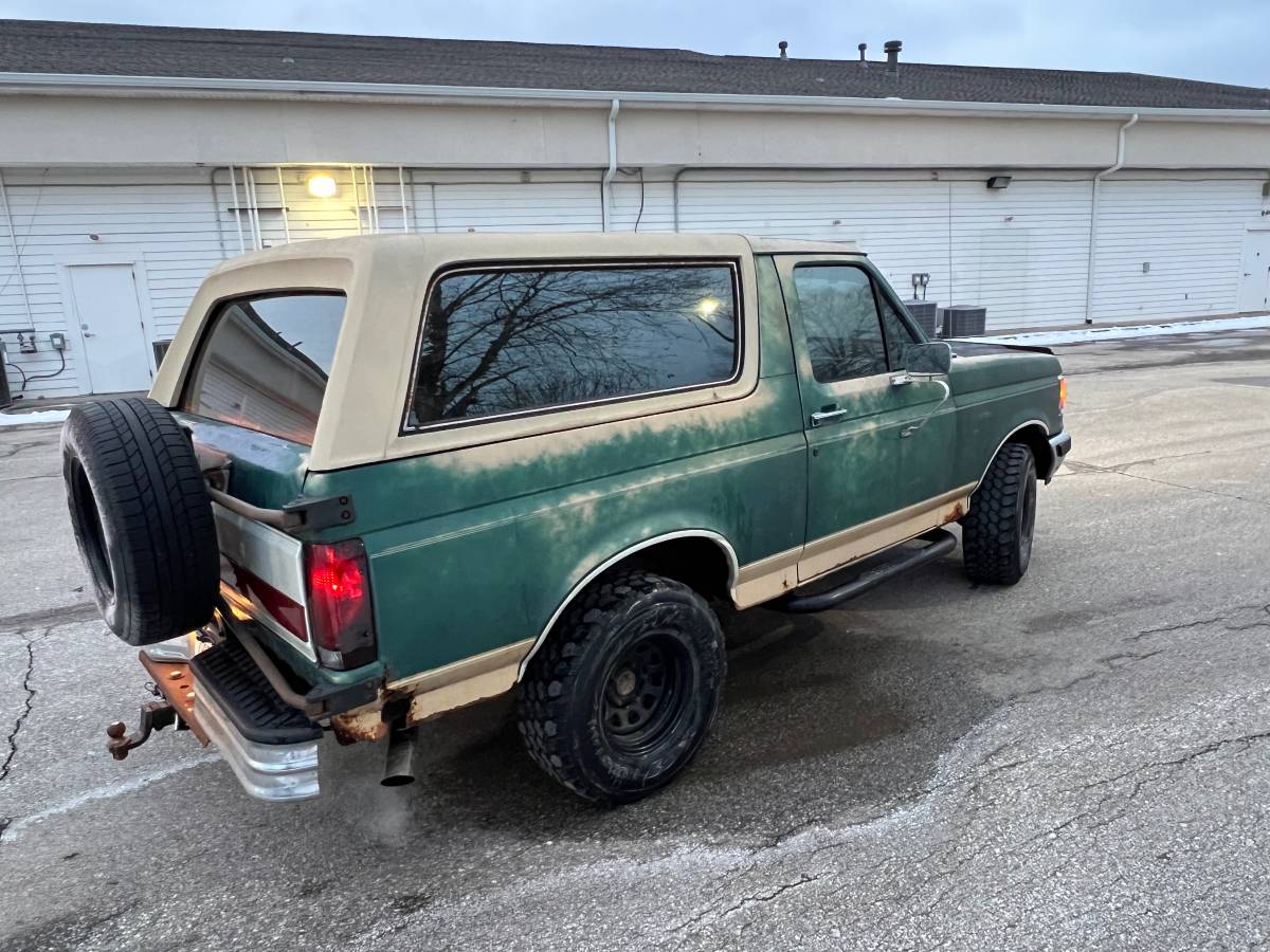 Ford-Bronco-1987-green-283979-3