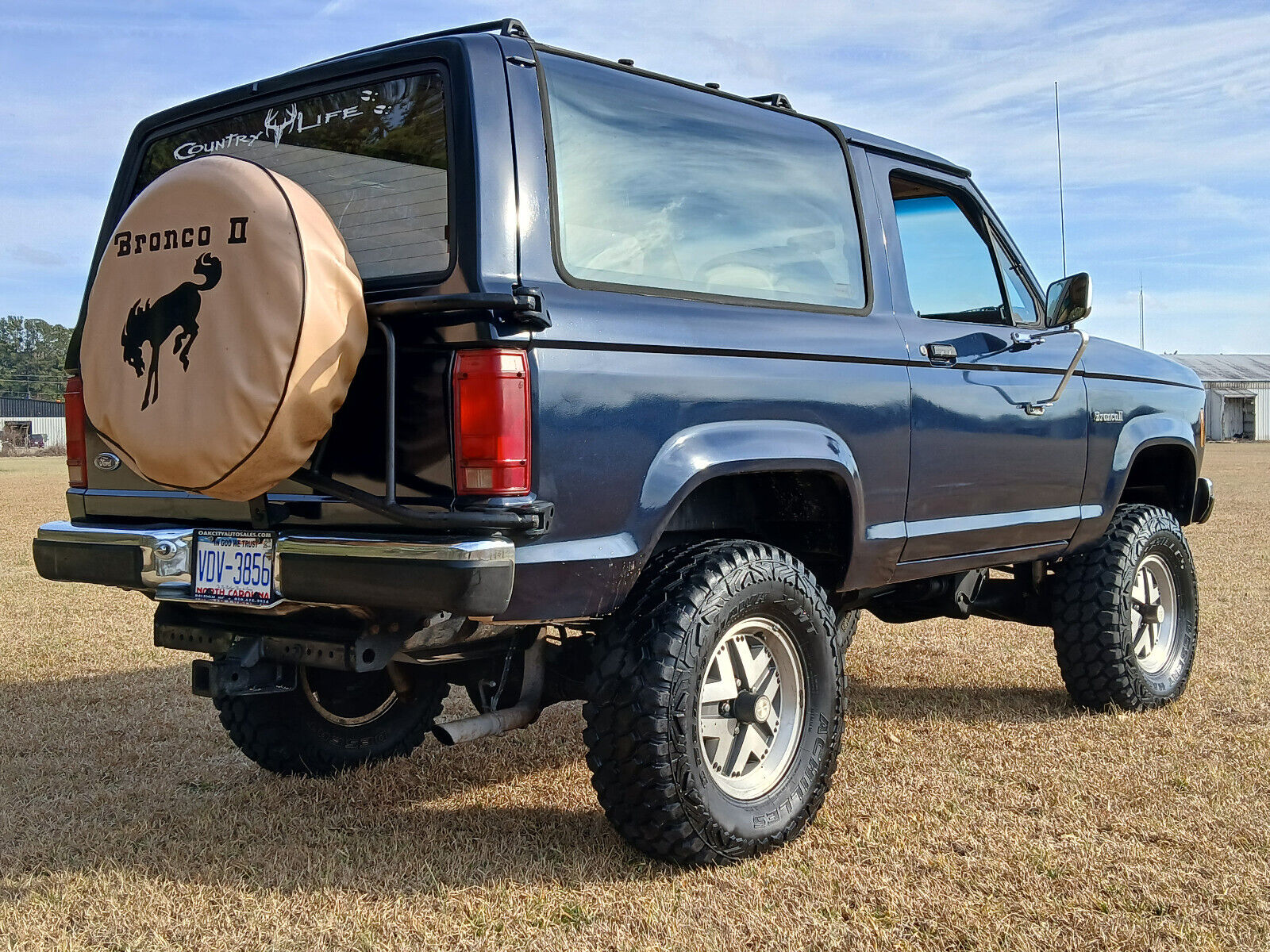 Ford-Bronco-1988-Blue-Tan-149754-3