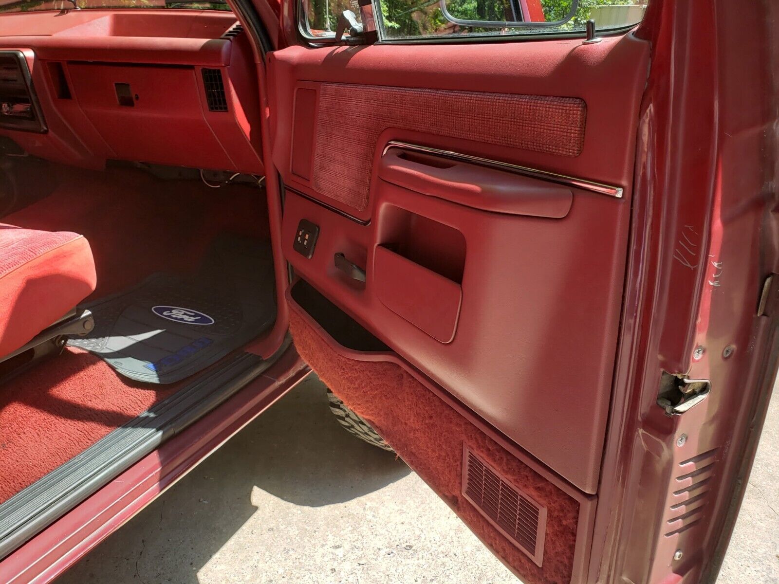 Ford-Bronco-1988-Burgundy-Red-120701-5