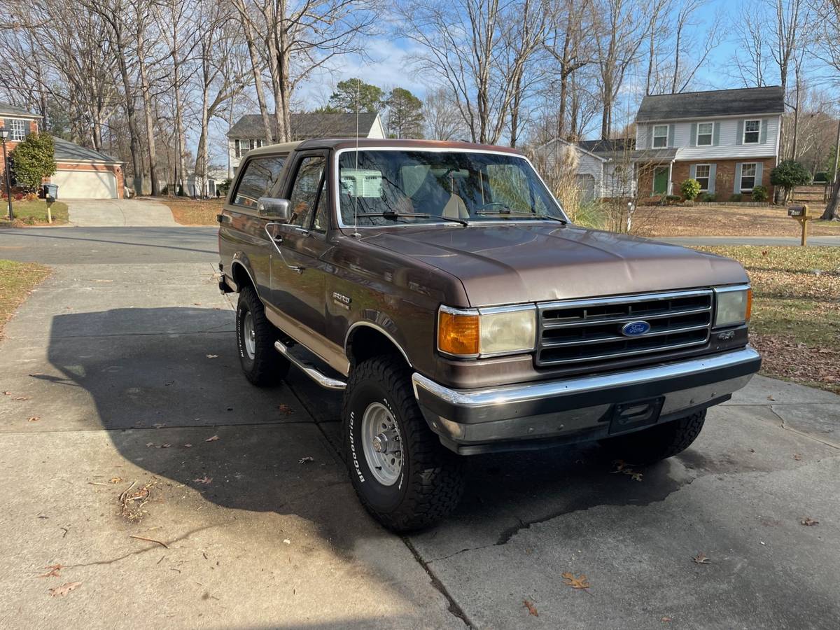 Ford-Bronco-1991-brown-161256-1