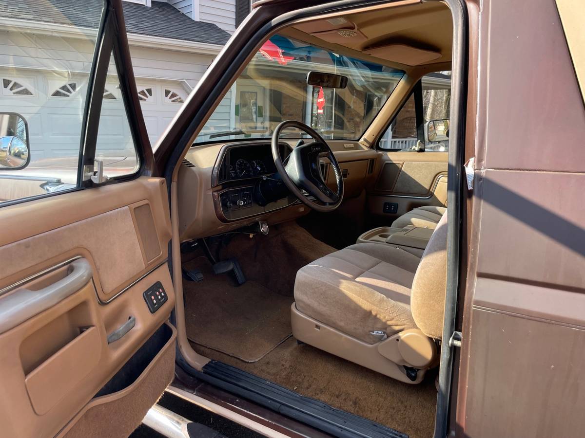 Ford-Bronco-1991-brown-161256-3