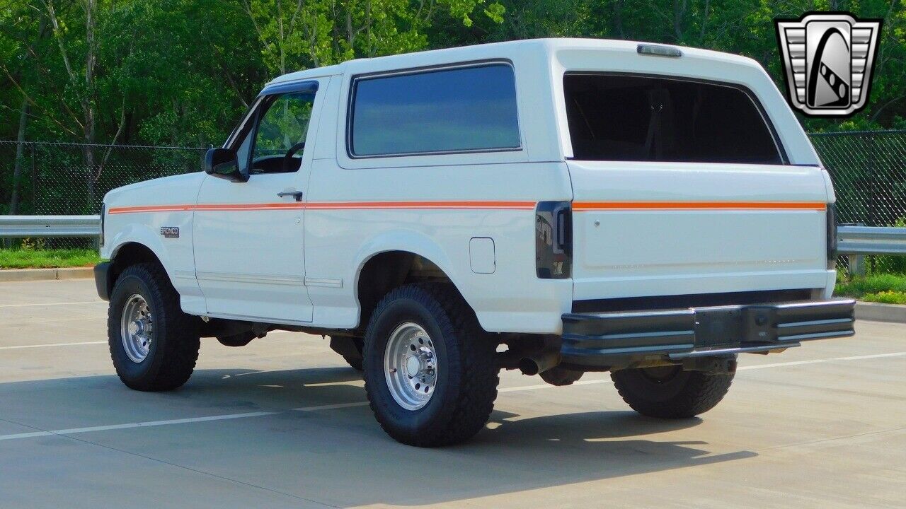 Ford-Bronco-1993-White-Gray-379744-5