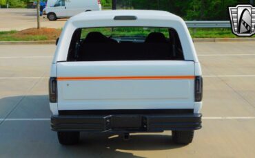 Ford-Bronco-1993-White-Gray-379744-6