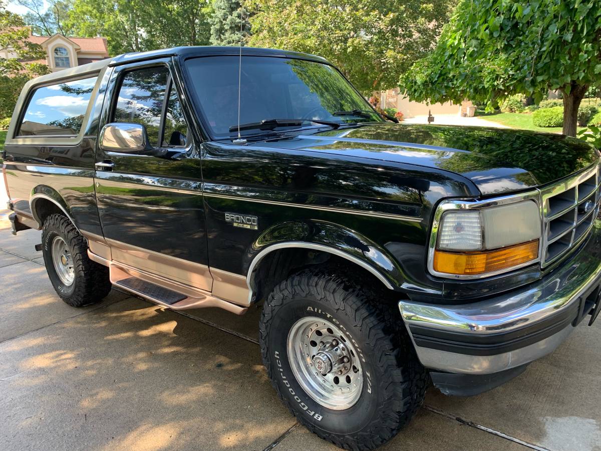 Ford-Bronco-1995-321868-3