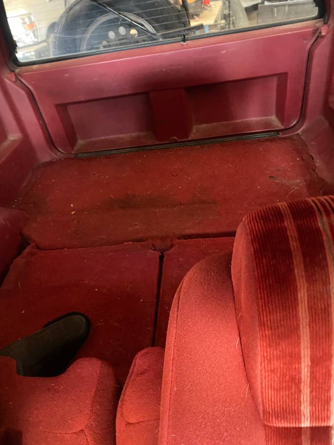 Ford-Bronco-2-1988-red-22701-10