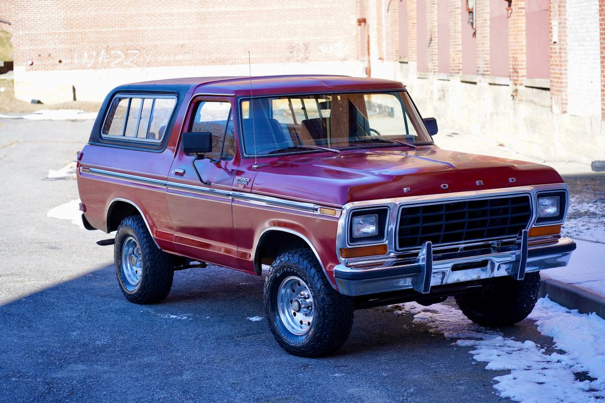 Ford-Bronco-4x4-1979-red-98170-3