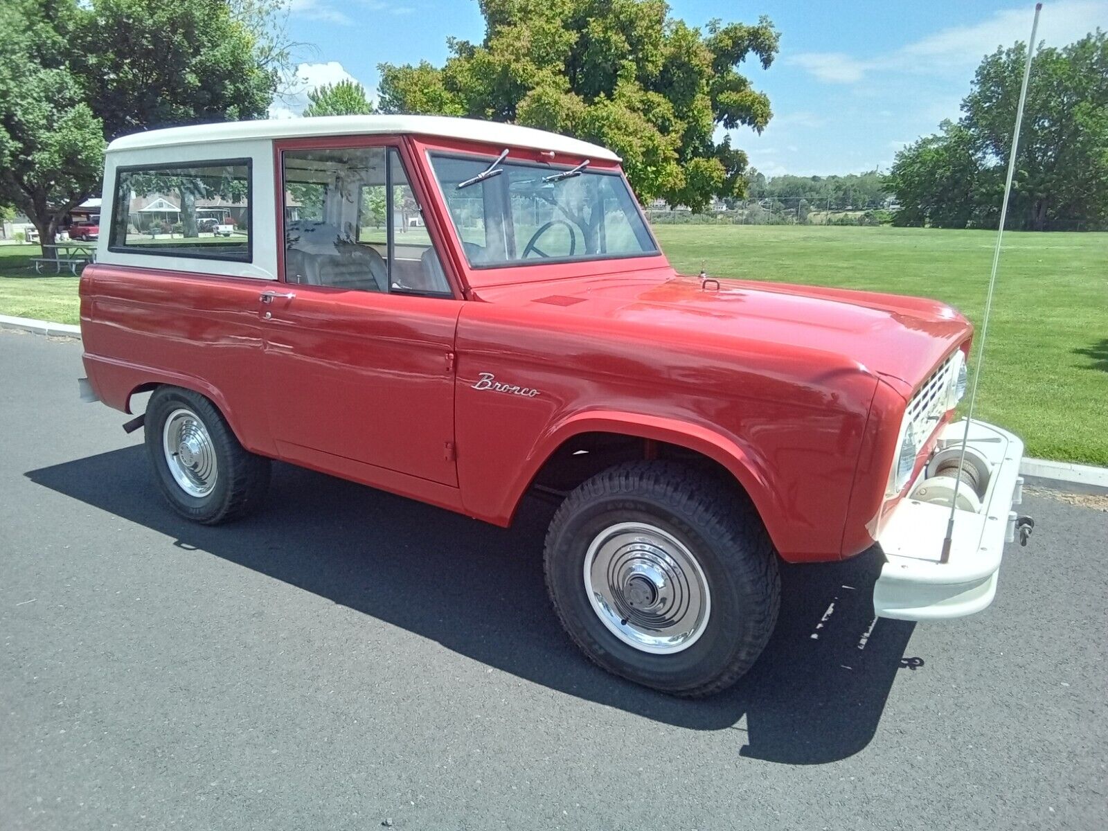 Ford-Bronco-Cabriolet-1966-Red-and-White-Red-and-silver-178975-30