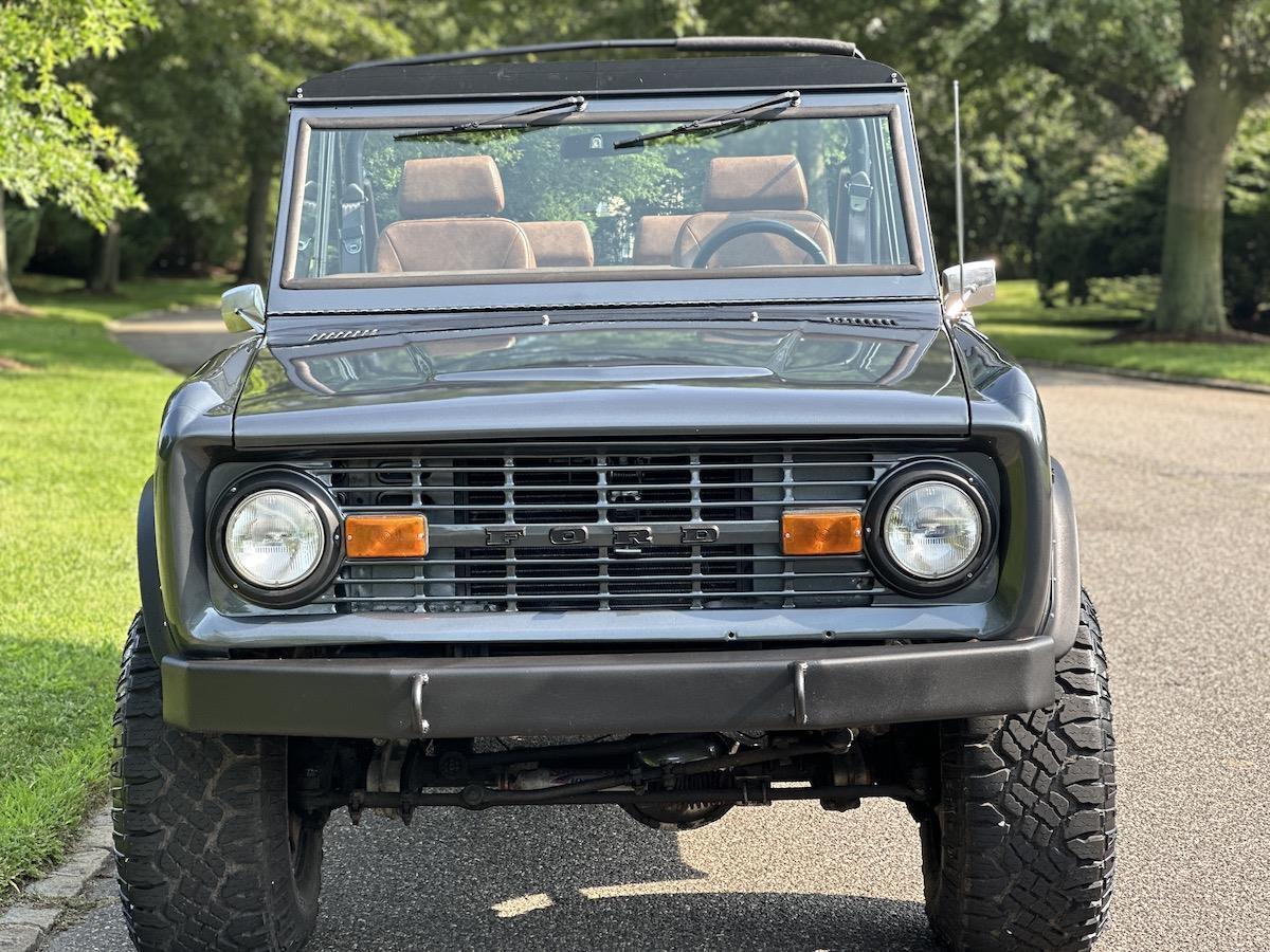 Ford-Bronco-Cabriolet-1969-Grau-Cognac-37813-20