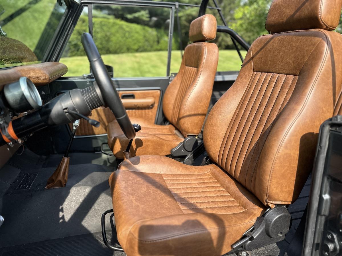 Ford-Bronco-Cabriolet-1969-Grau-Cognac-37813-34