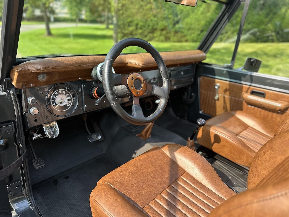 Ford-Bronco-Cabriolet-1969-Grau-Cognac-37813-36