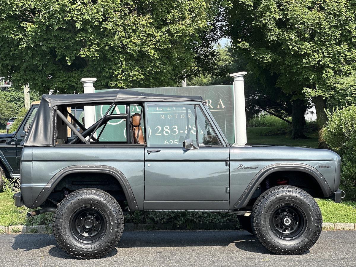 Ford-Bronco-Cabriolet-1969-Grau-Cognac-37813-9