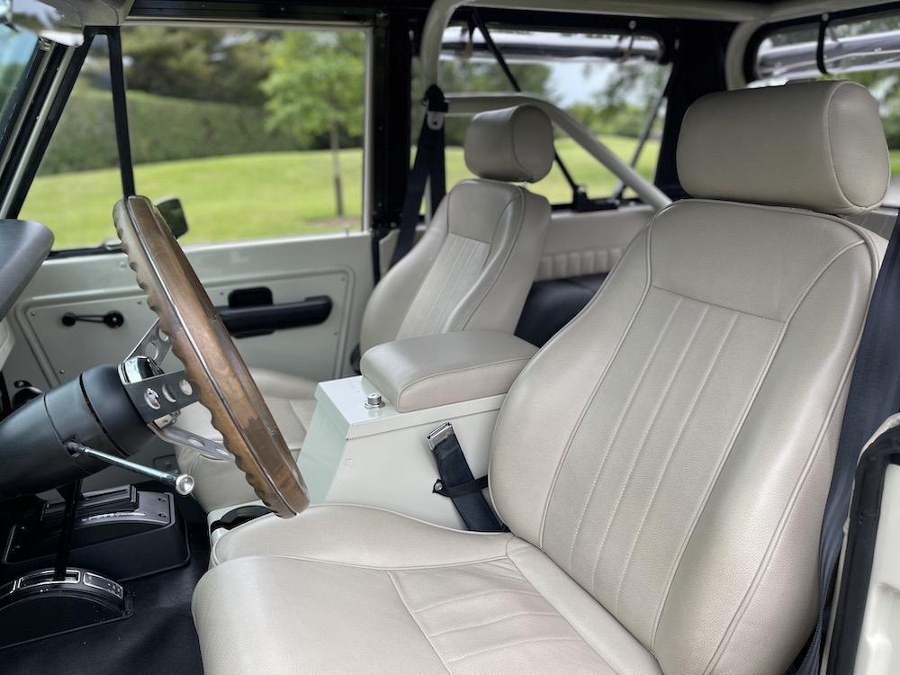 Ford-Bronco-Cabriolet-1970-Ivory-Tan-647-3