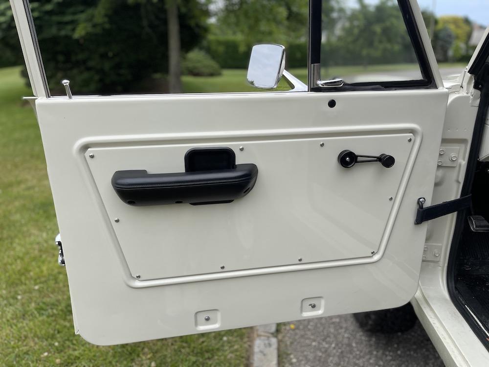 Ford-Bronco-Cabriolet-1970-Ivory-Tan-647-31