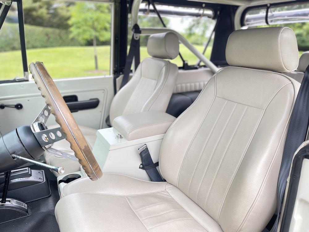 Ford-Bronco-Cabriolet-1970-Ivory-Tan-647-33