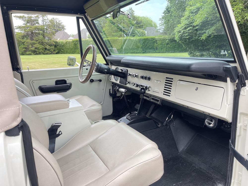 Ford-Bronco-Cabriolet-1970-Ivory-Tan-647-38