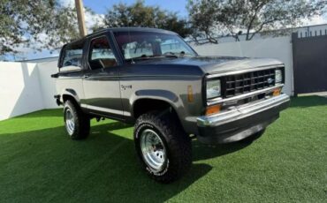 Ford Bronco II 2D Utility 4WD SUV 1988