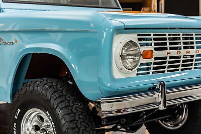 Ford-Bronco-SUV-1968-Blue-Tan-98-20