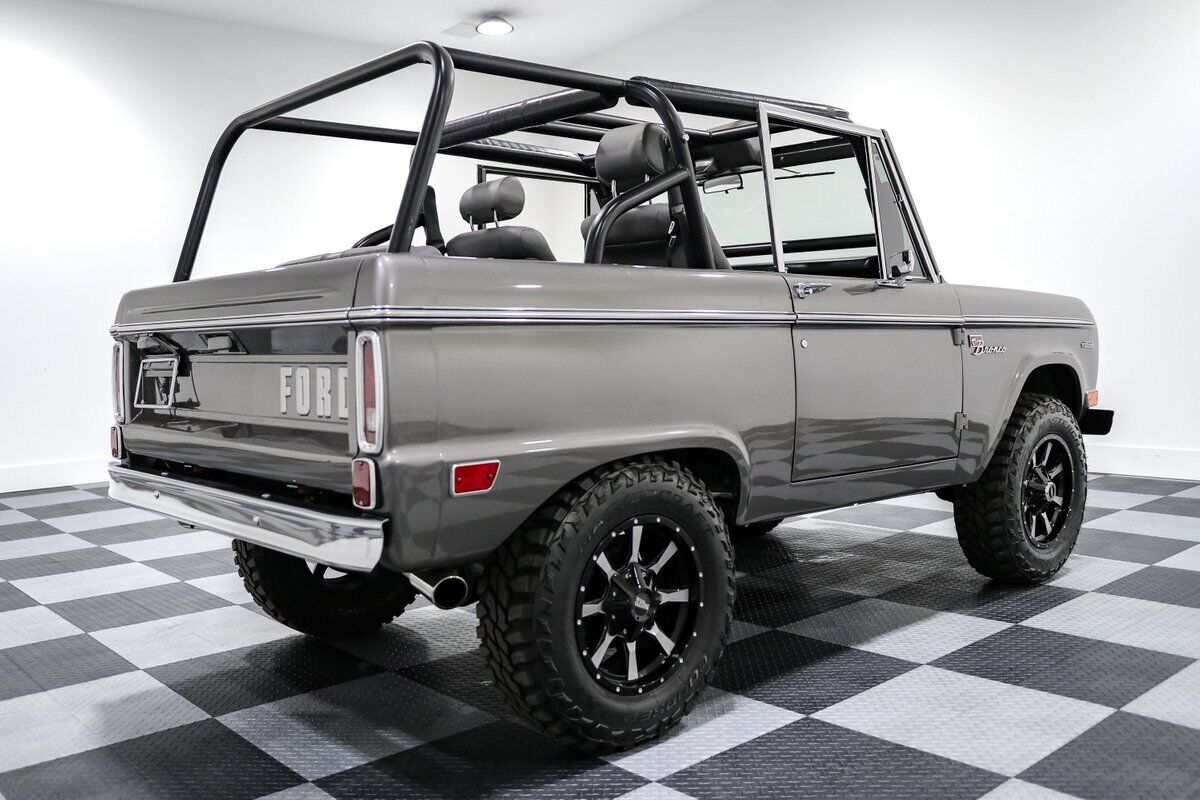 Ford-Bronco-SUV-1969-Gray-Gray-131258-11