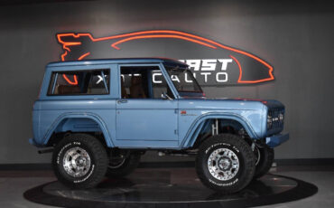 Ford-Bronco-SUV-1970-Blue-Brown-2100-1