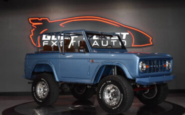 Ford-Bronco-SUV-1970-Blue-Brown-2100-3