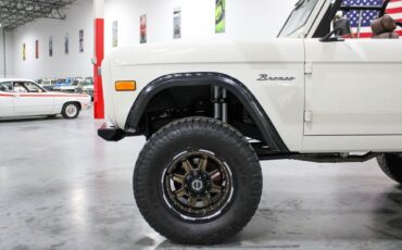 Ford-Bronco-SUV-1970-White-Brown-63213-1