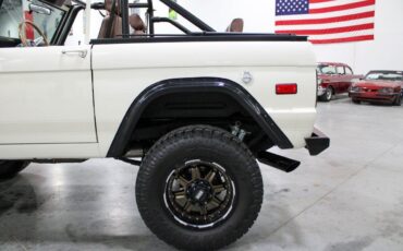 Ford-Bronco-SUV-1970-White-Brown-63213-3