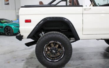 Ford-Bronco-SUV-1970-White-Brown-63213-7