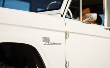 Ford-Bronco-SUV-1970-White-Saddle-1788-28