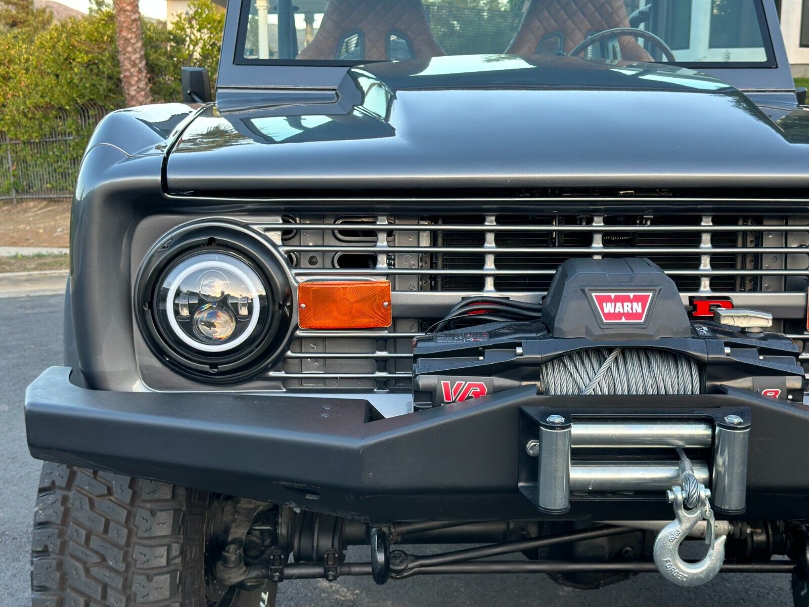 Ford-Bronco-SUV-1971-Gray-Tan-19-32