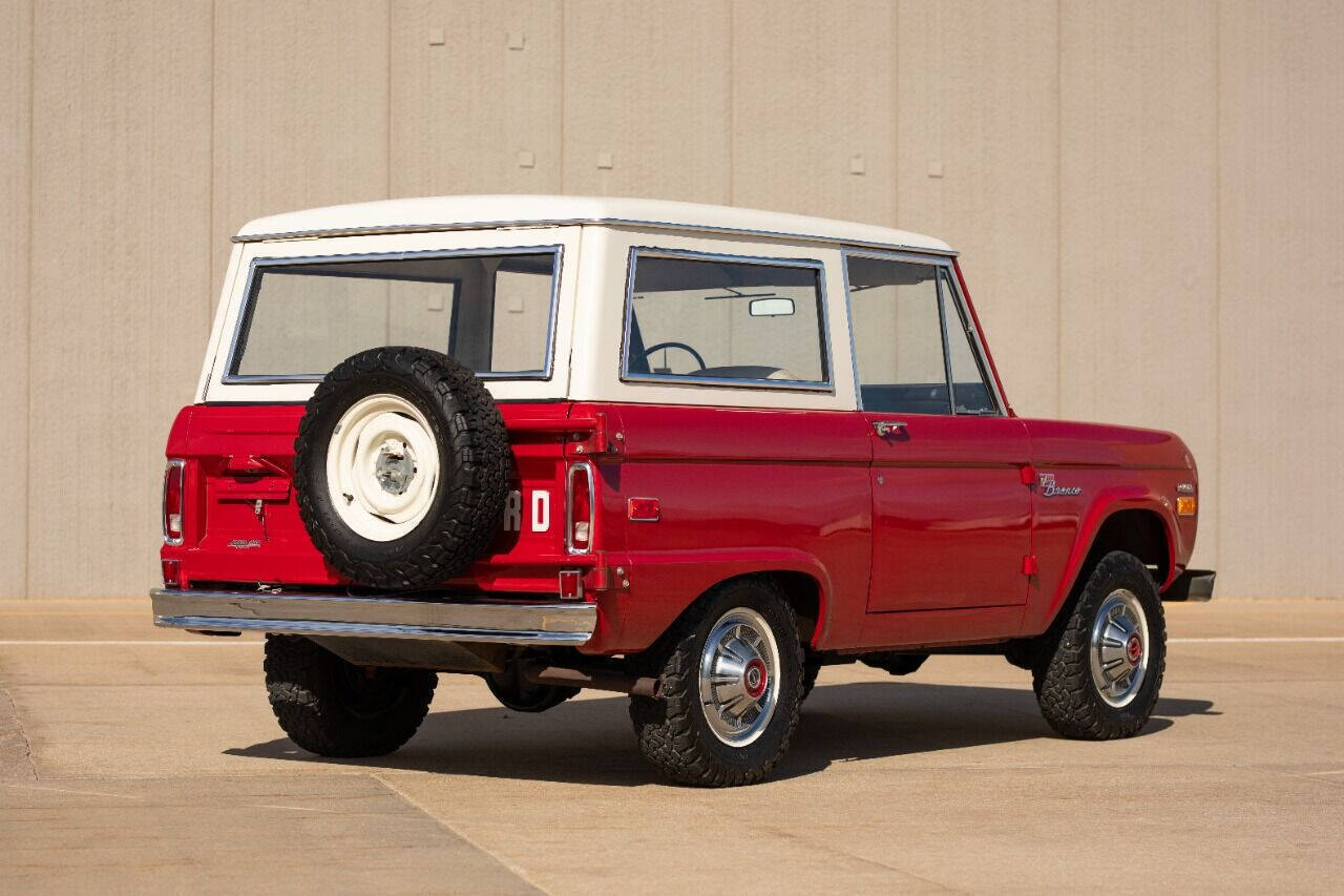 Ford-Bronco-SUV-1971-Red-White-74683-6