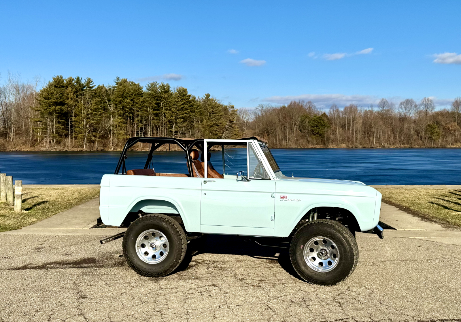 Ford-Bronco-SUV-1973-Dimond-Blue-Brown-805-13