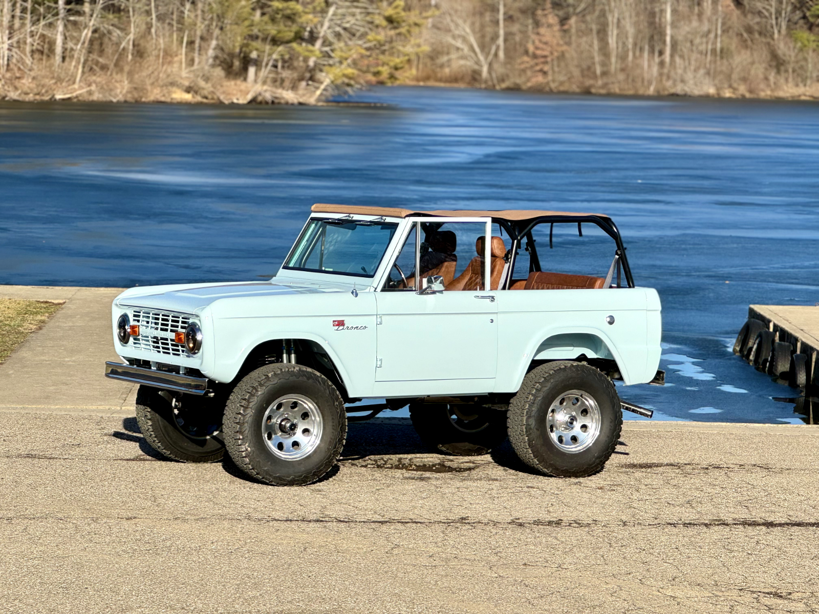 Ford-Bronco-SUV-1973-Dimond-Blue-Brown-805-3