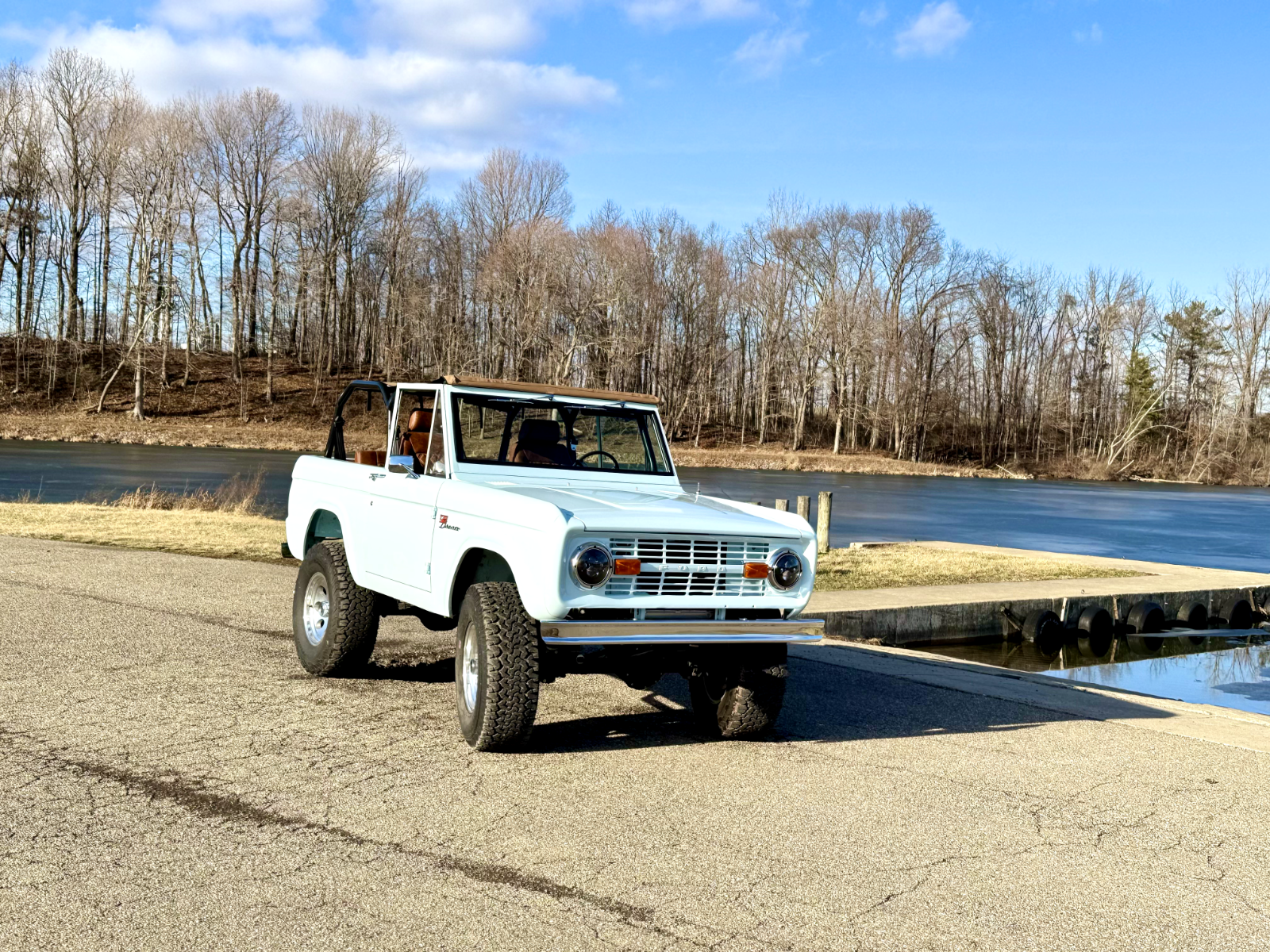 Ford-Bronco-SUV-1973-Dimond-Blue-Brown-805-8