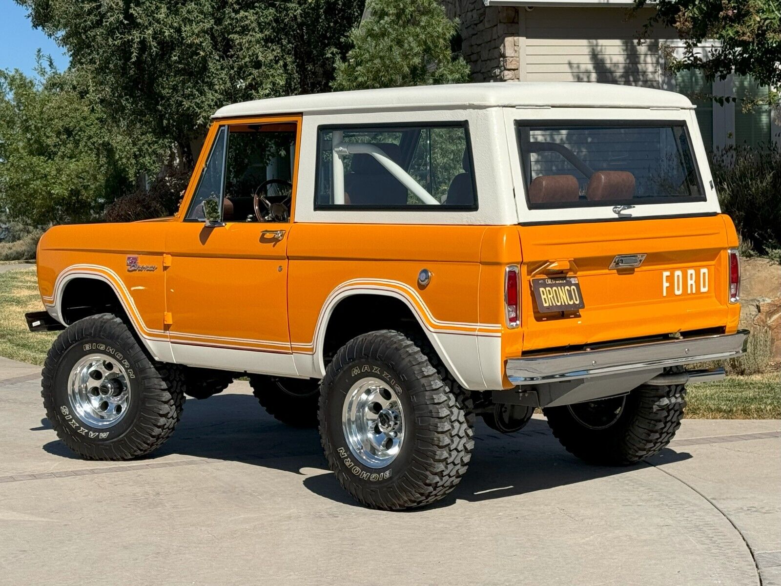 Ford-Bronco-SUV-1973-Orange-Tan-2-10