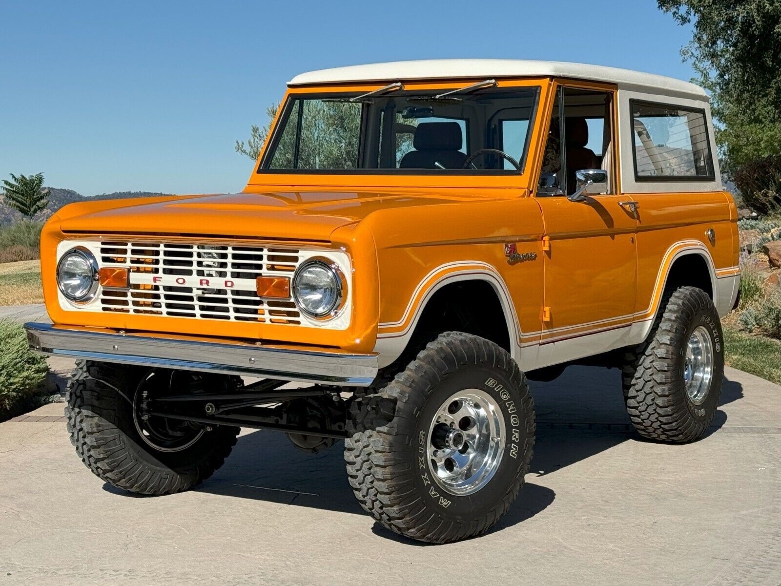 Ford-Bronco-SUV-1973-Orange-Tan-2-6