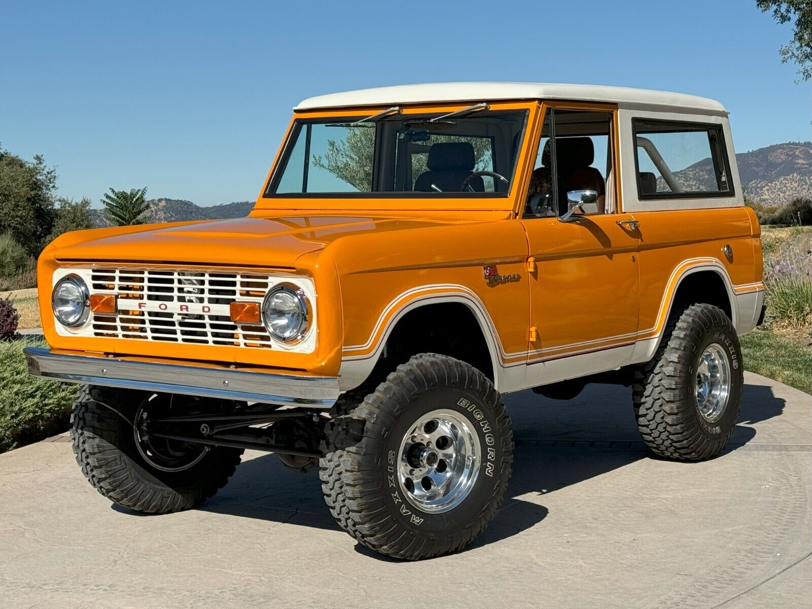 Ford-Bronco-SUV-1973-Orange-Tan-2-8