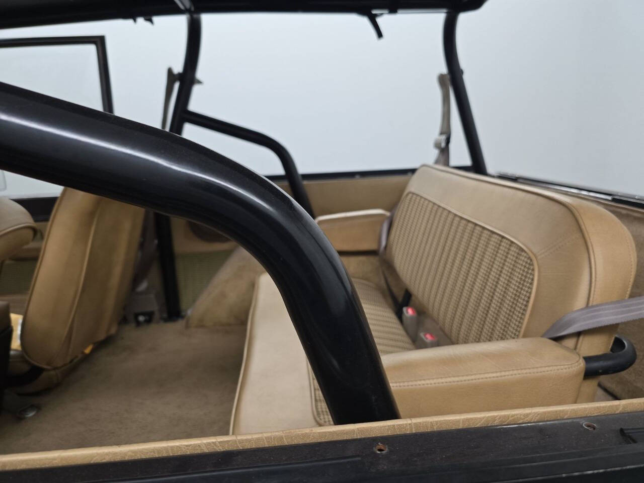 Ford-Bronco-SUV-1974-Brown-Tan-12569-3