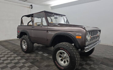 Ford Bronco  year1}