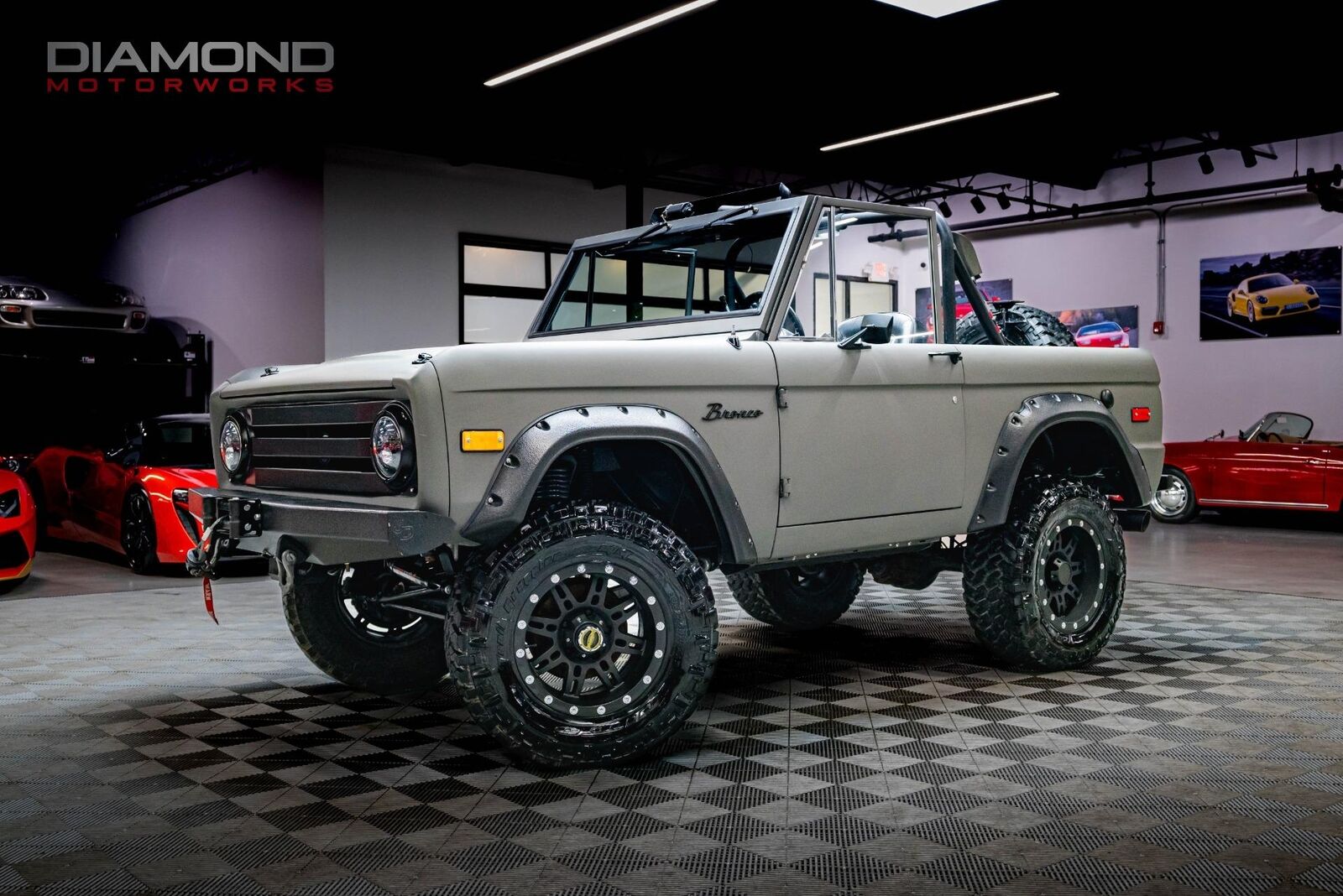 Ford-Bronco-SUV-1975-Gray-Black-1590-3