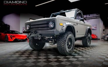 Ford-Bronco-SUV-1975-Gray-Black-1590-6