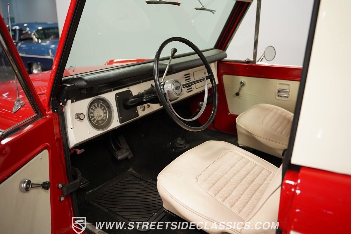 Ford-Bronco-SUV-1975-Red-White-52848-4