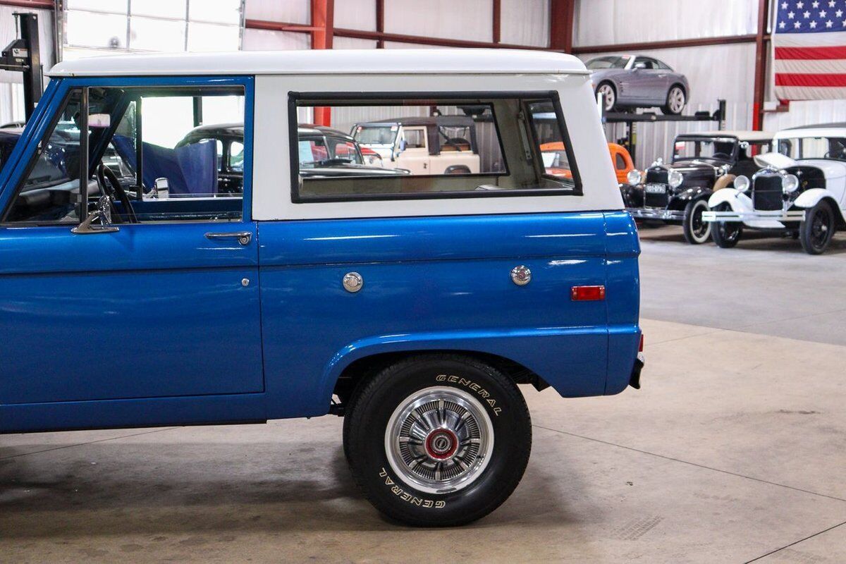 Ford-Bronco-SUV-1976-Blue-White-123693-3