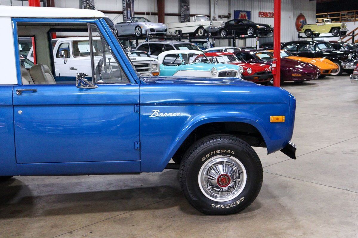 Ford-Bronco-SUV-1976-Blue-White-123693-9